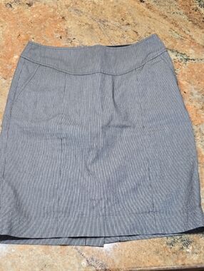 Classic Banana Republic Pinstripe Pencil Skirt - Women
